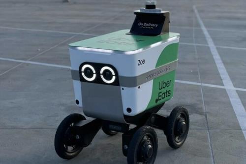 ۲ هزار ربات آماده تحویل غذا در آمریکا می شوند