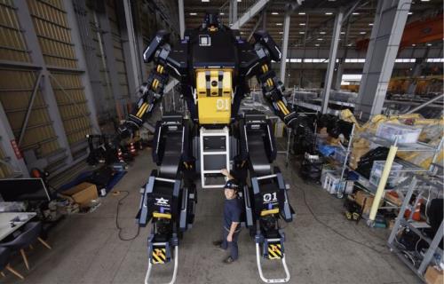 ربات ۴ و نیم متری ژاپنی با قیمت ۳ میلیون دلار فروخته می شود