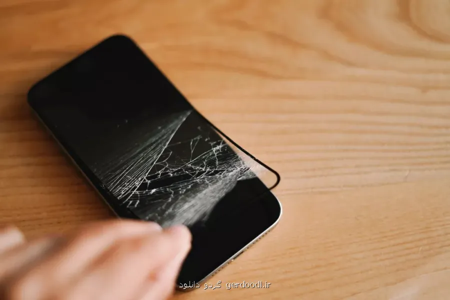 دیدن محافظ صفحه نمایش روی آیفون آزاردهنده است